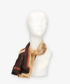 Alviero Martini Prima Classe Sciarpa in seta Geo Classic e marrone 45 x 180